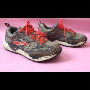 Women’s Brooks Cascadia Cross Training Shoes, 6